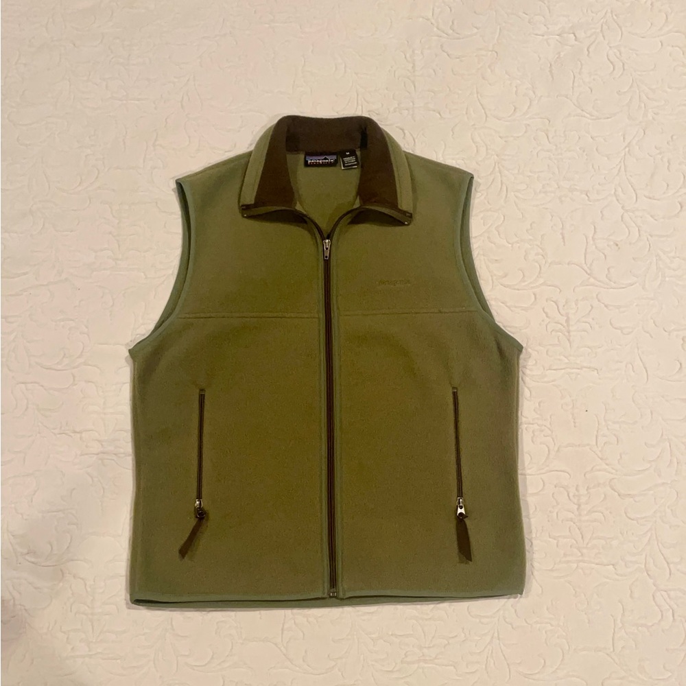 Patagonia Men’s Fleece Vest, size M, Excellent condition, color olive green